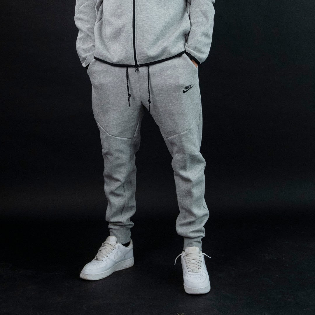 Nike pantalone tech
